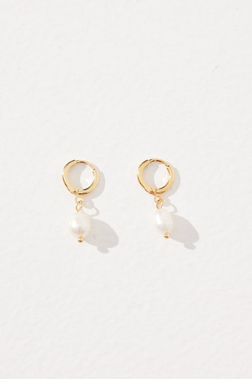Daphne Pearl Earring Gold Plated