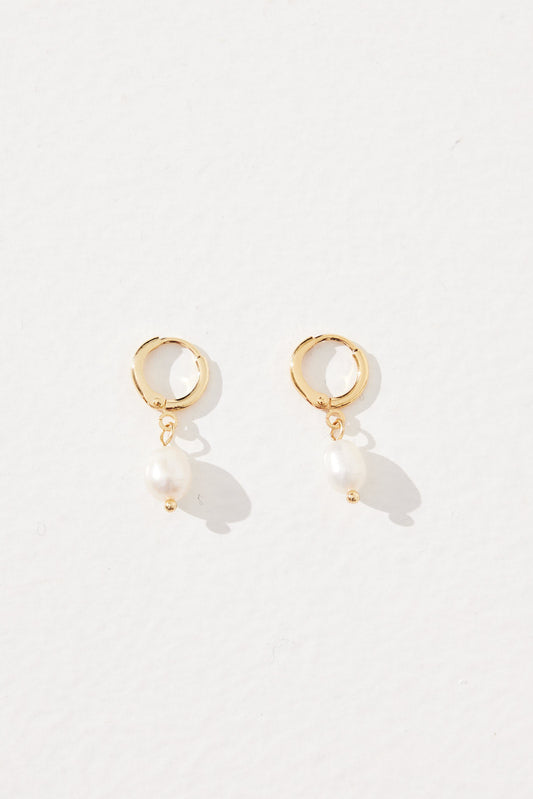 Daphne Pearl Earring Gold Plated