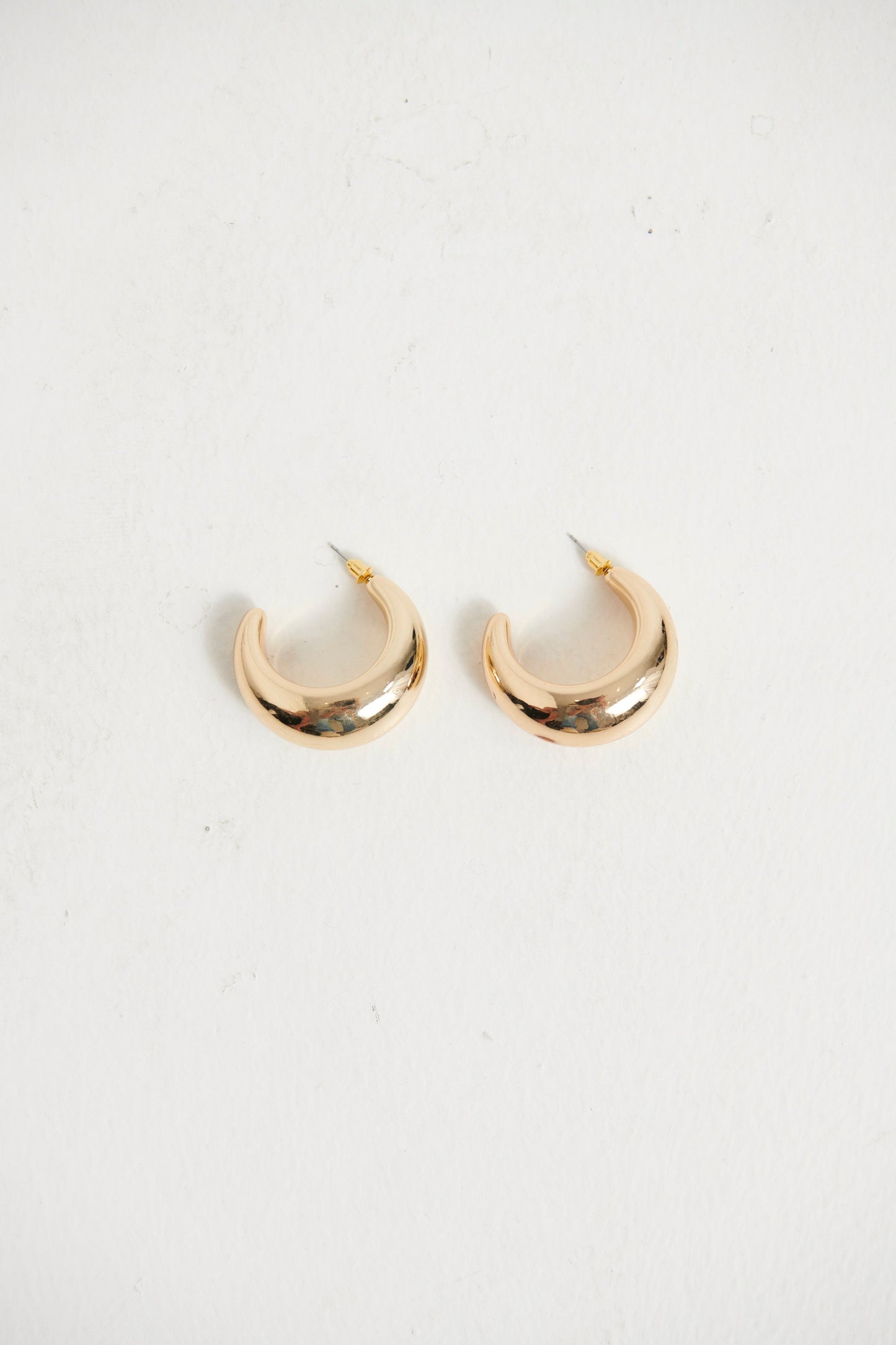 Bold Point Hoop Earrings Gold