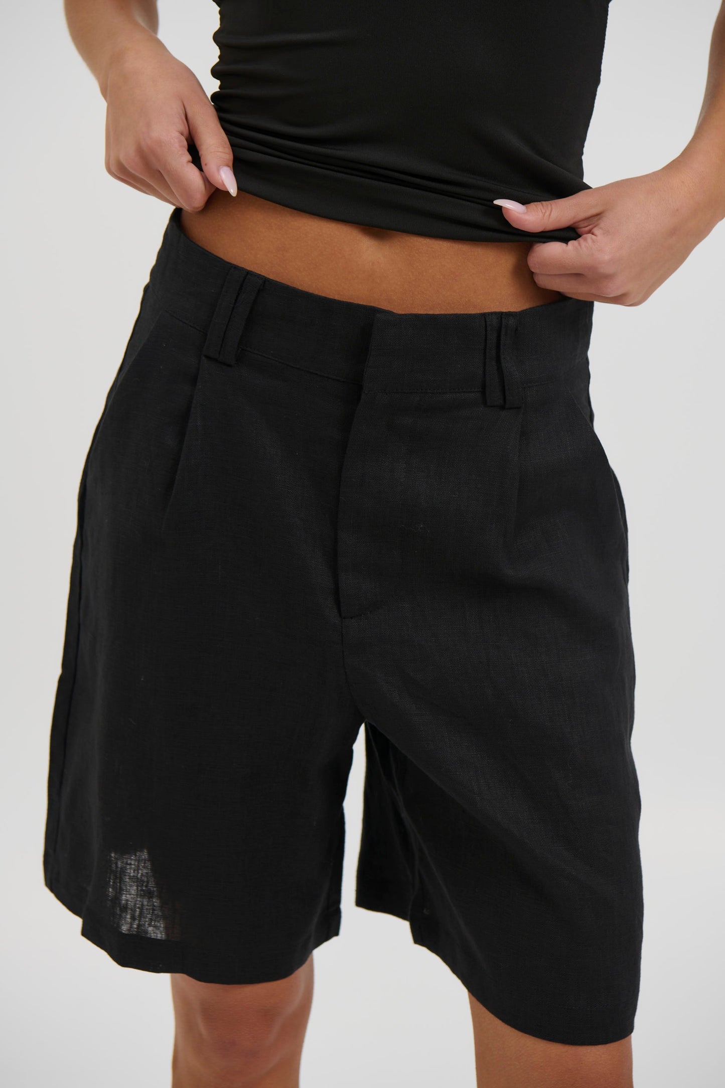 Dora Linen Short Black