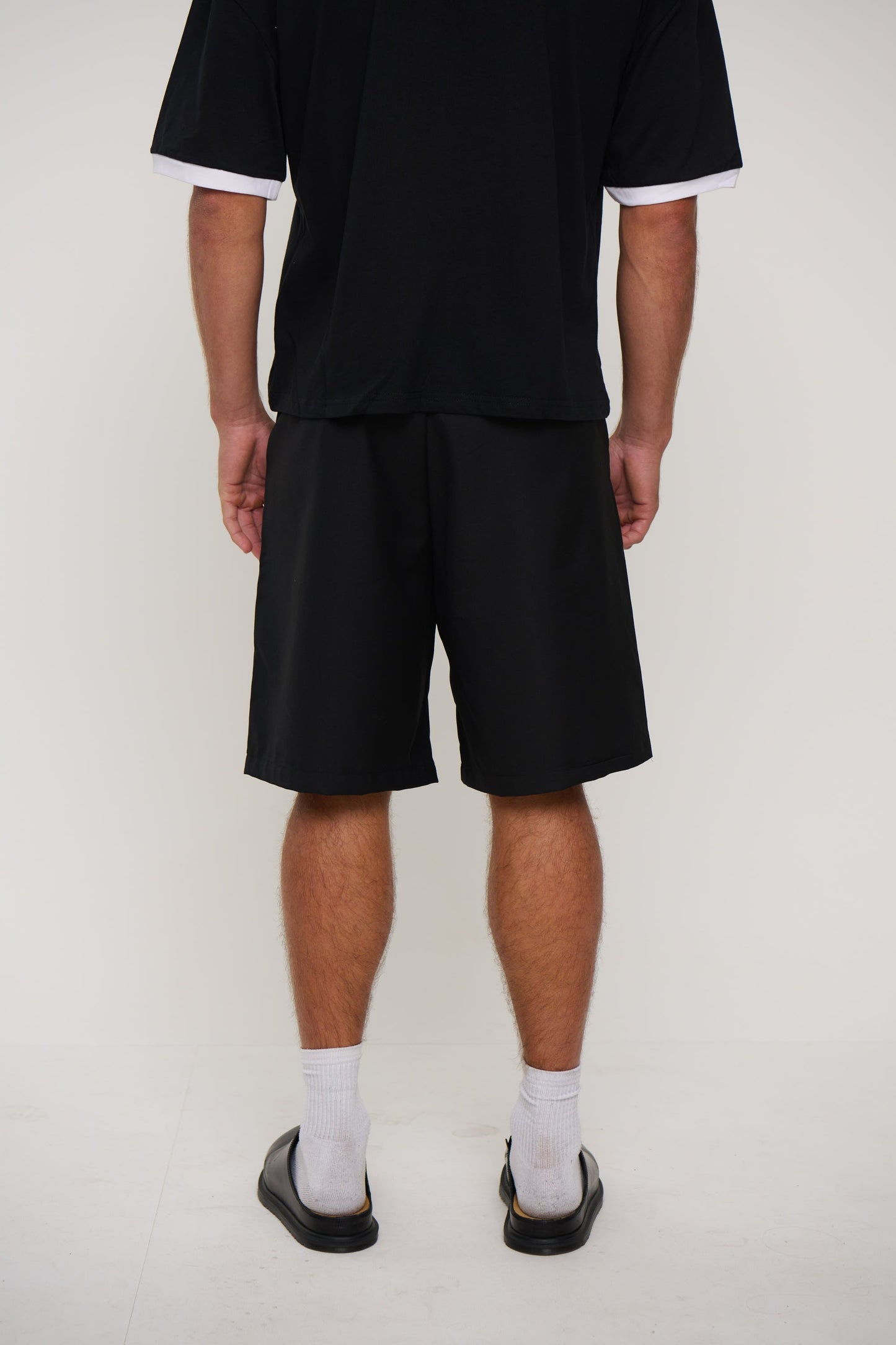 Dom Relaxed Short Black