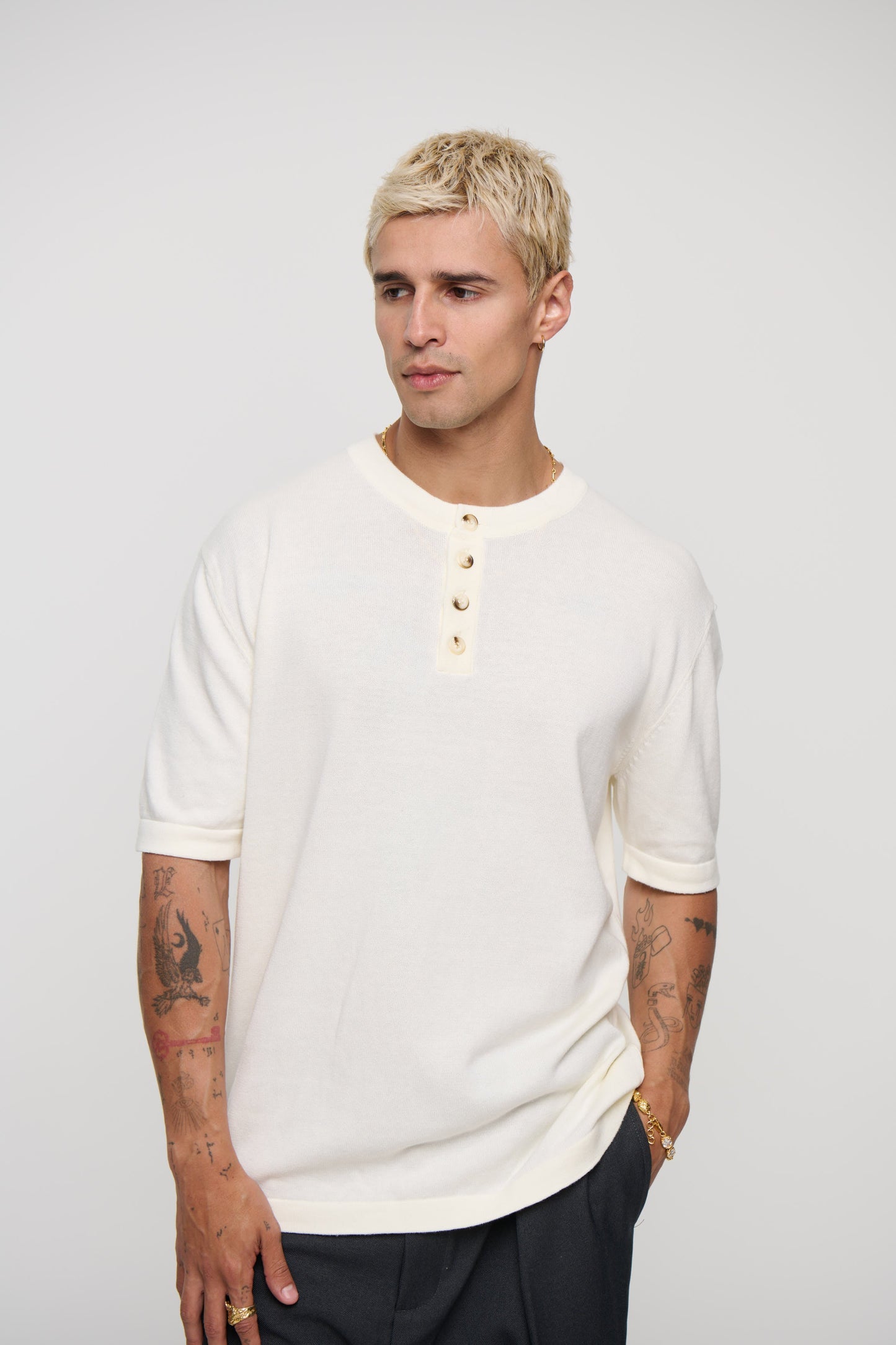 Jackson Fitted Short Sleeve Henley Ivory