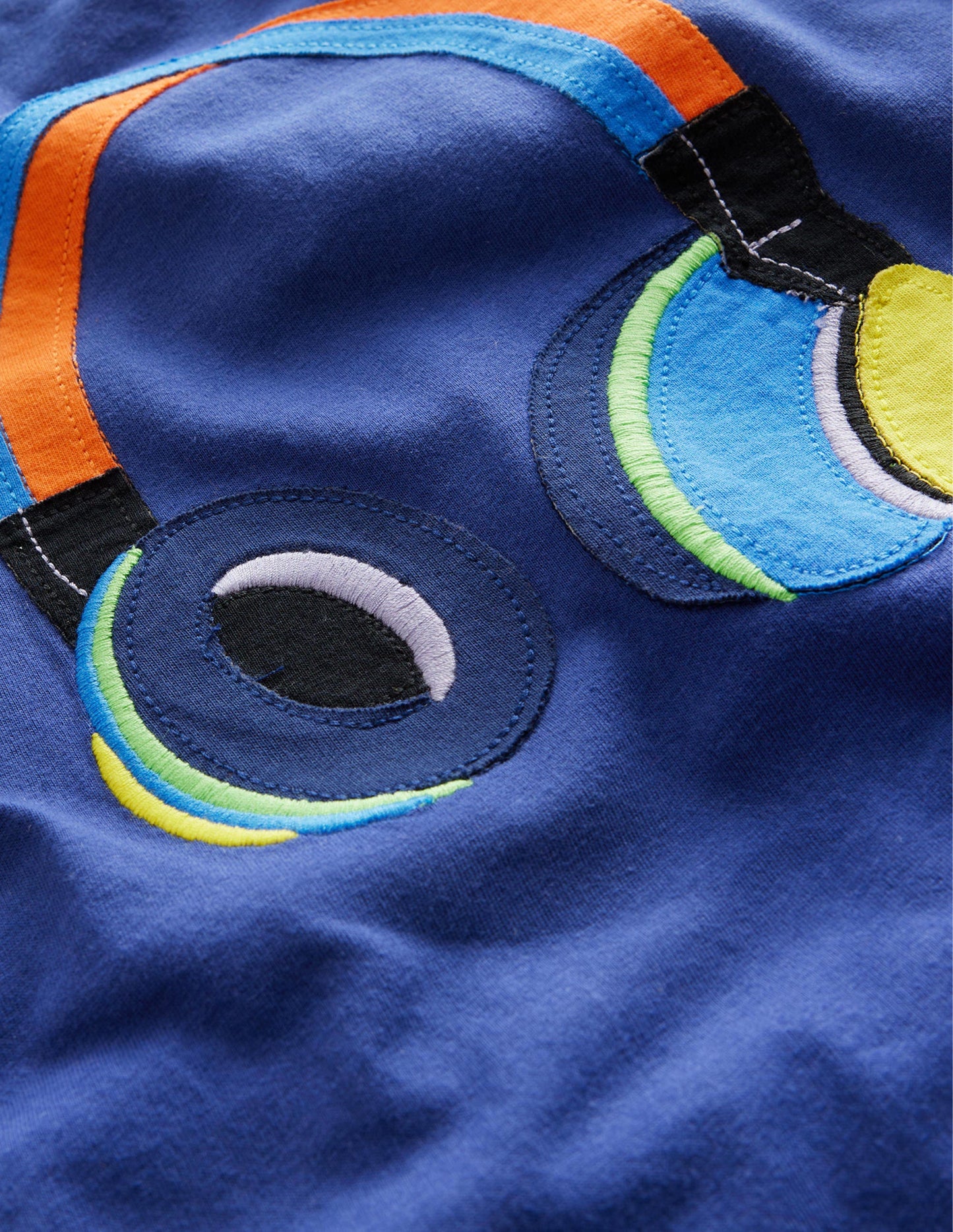 Appliqué T-shirt-Soft Blue Headphones