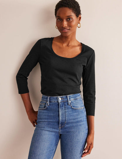 3/4 Sleeve Scoop Neck Top-Black