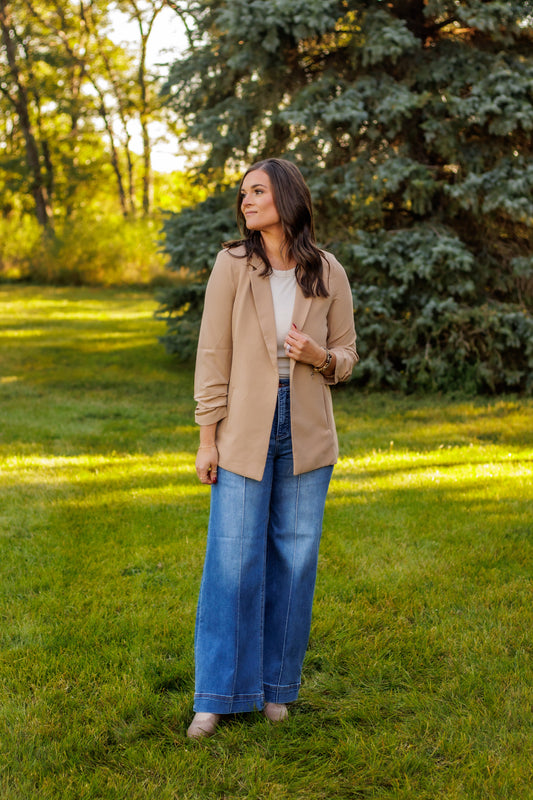 (SALE) Command The Room Blazer (Latte)