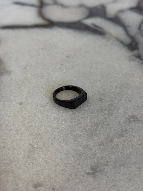 Classic Signet Ring Black