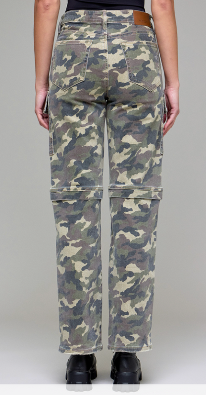 (SALE) HIDDEN High Rise Camo Straight Jeans (Cady)